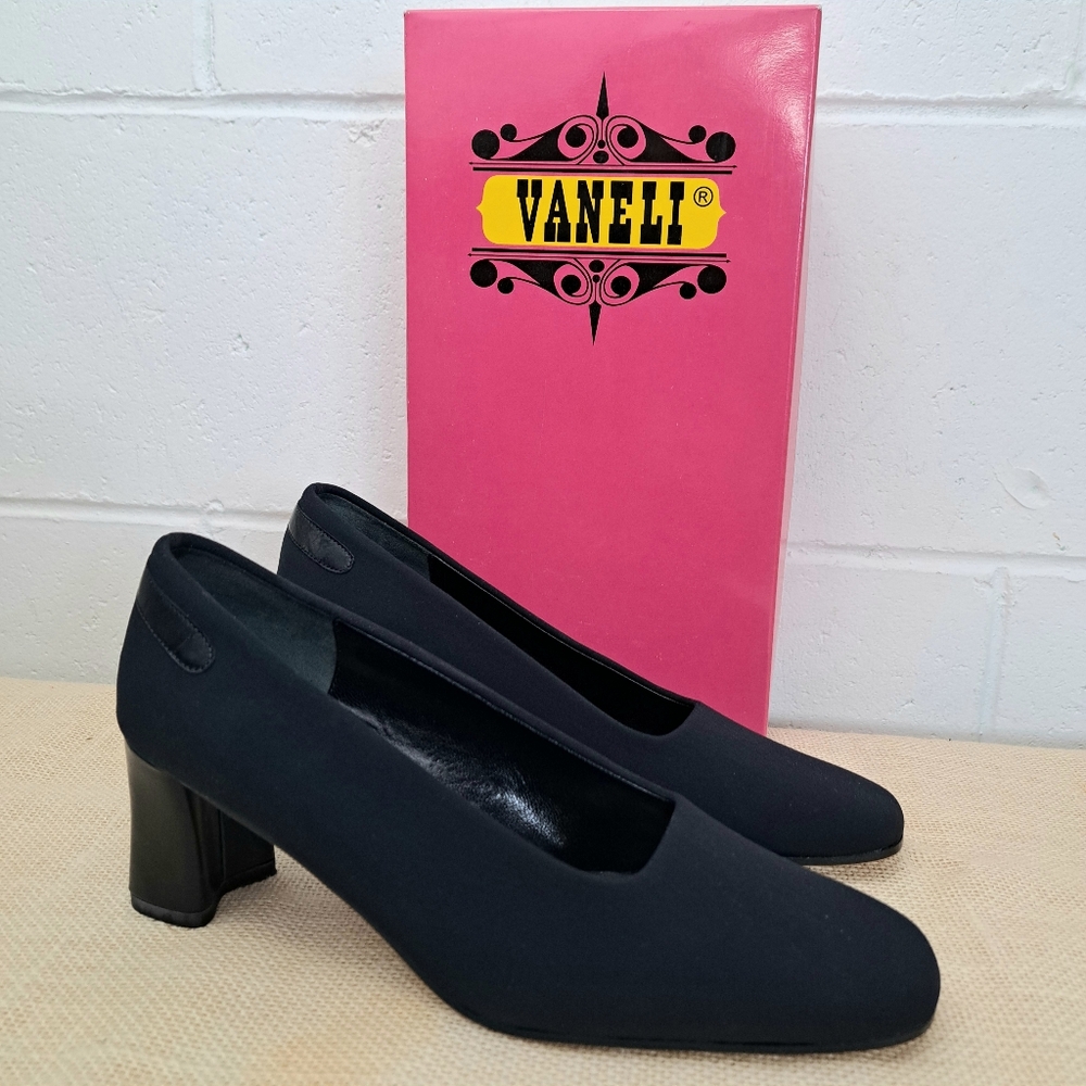 Vintage NWB Vaneli Magon Block Heel Square Toe Dress Heels Sz7.5